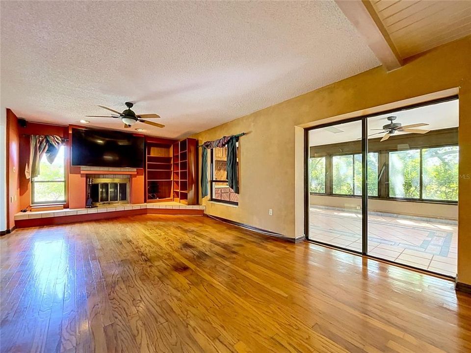 На продажу: $395,000 (3 спален, 3 ванн, 2430 Квадратных фут)