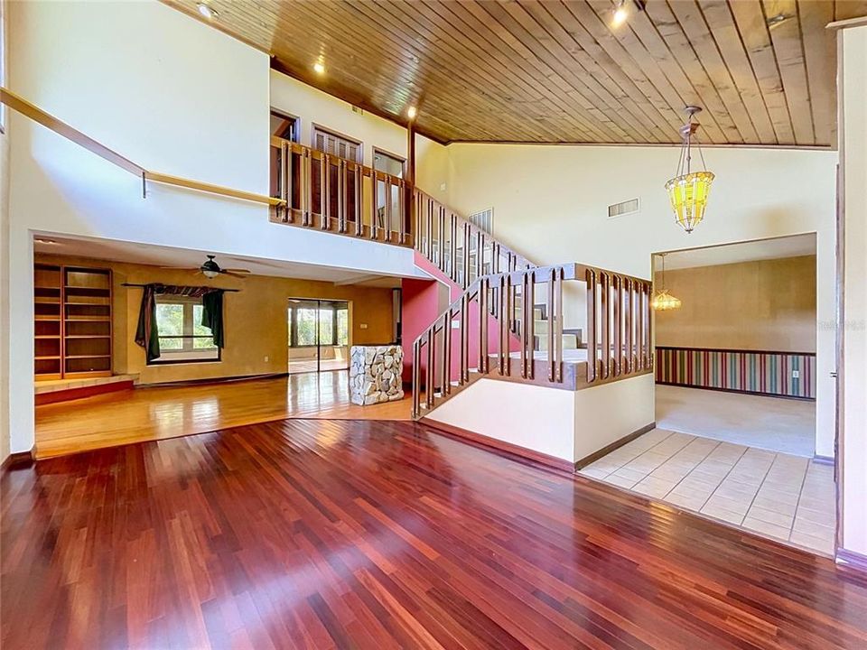 На продажу: $395,000 (3 спален, 3 ванн, 2430 Квадратных фут)