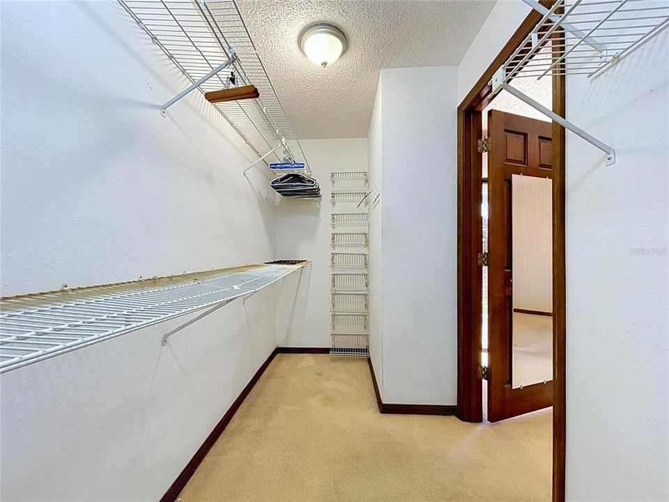 На продажу: $395,000 (3 спален, 3 ванн, 2430 Квадратных фут)