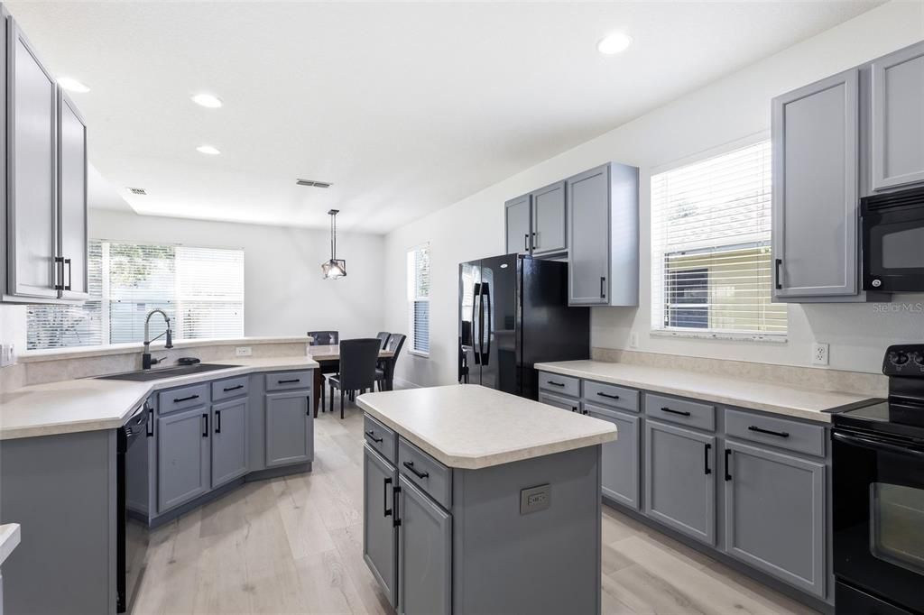 For Sale: $438,000 (4 beds, 2 baths, 2503 Square Feet)