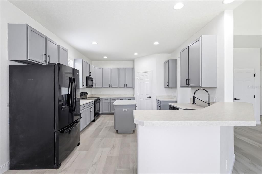 For Sale: $438,000 (4 beds, 2 baths, 2503 Square Feet)