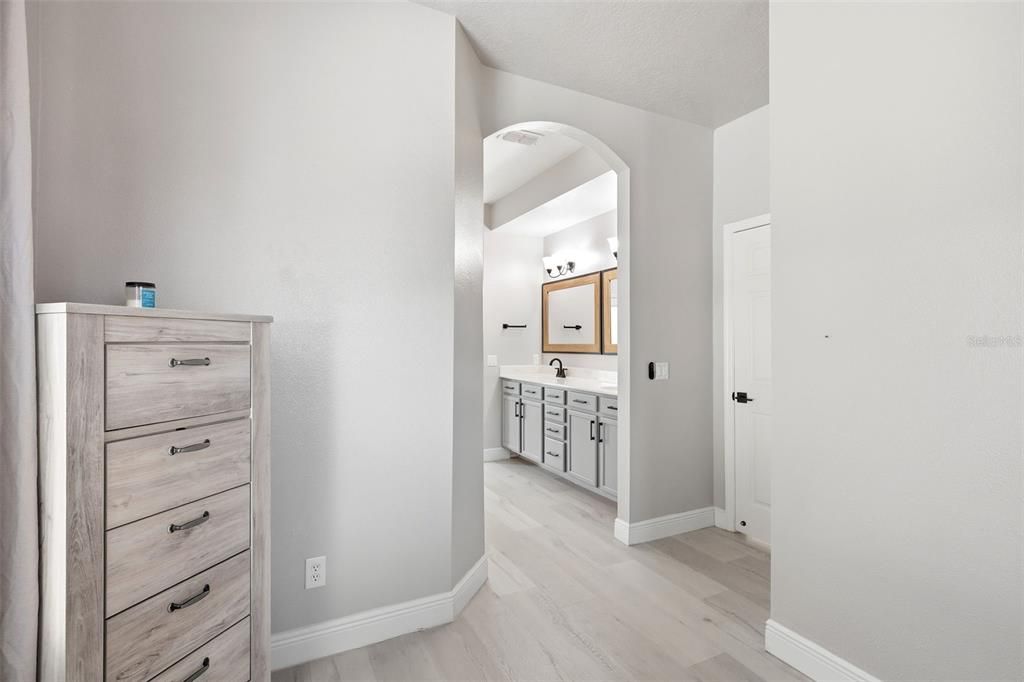 For Sale: $438,000 (4 beds, 2 baths, 2503 Square Feet)