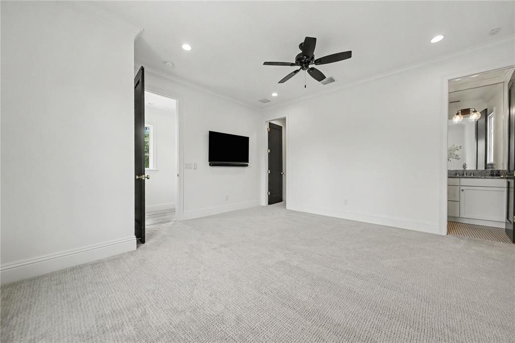 For Sale: $2,195,000 (4 beds, 4 baths, 3691 Square Feet)