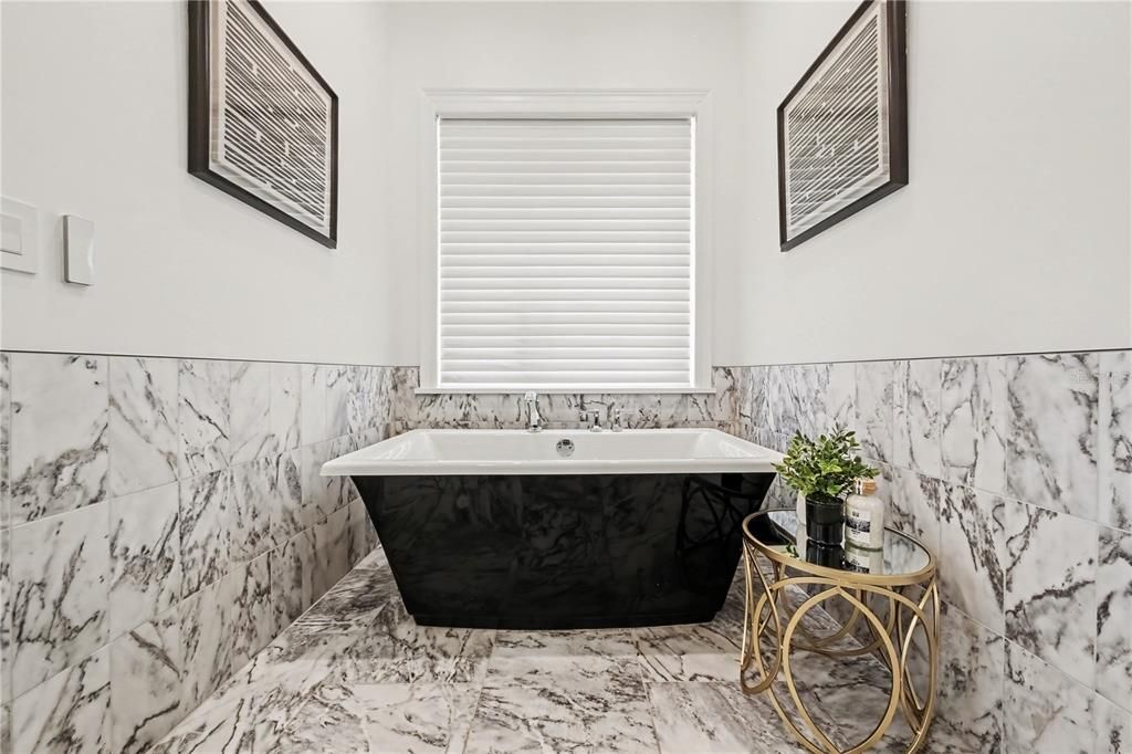 For Sale: $2,195,000 (4 beds, 4 baths, 3691 Square Feet)