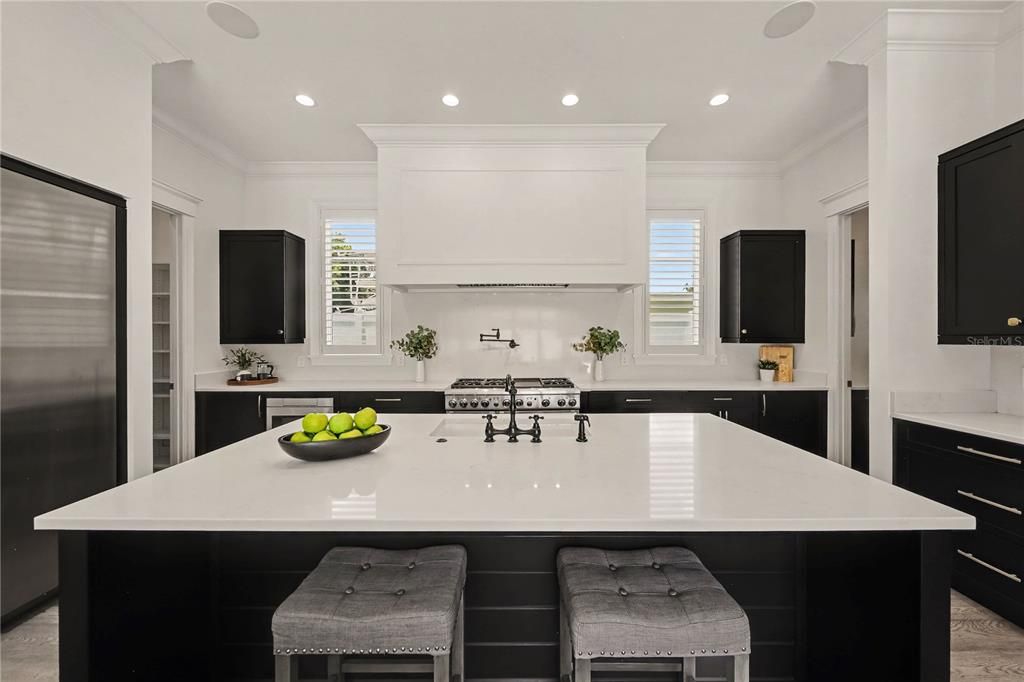 For Sale: $2,195,000 (4 beds, 4 baths, 3691 Square Feet)
