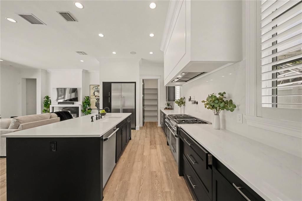 For Sale: $2,195,000 (4 beds, 4 baths, 3691 Square Feet)