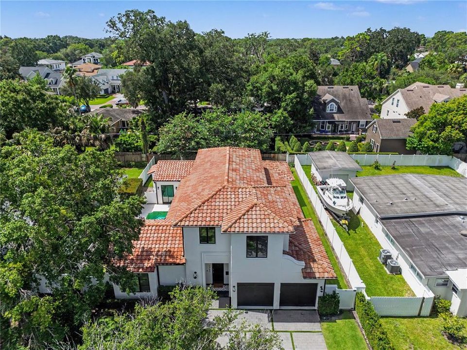 For Sale: $2,195,000 (4 beds, 4 baths, 3691 Square Feet)