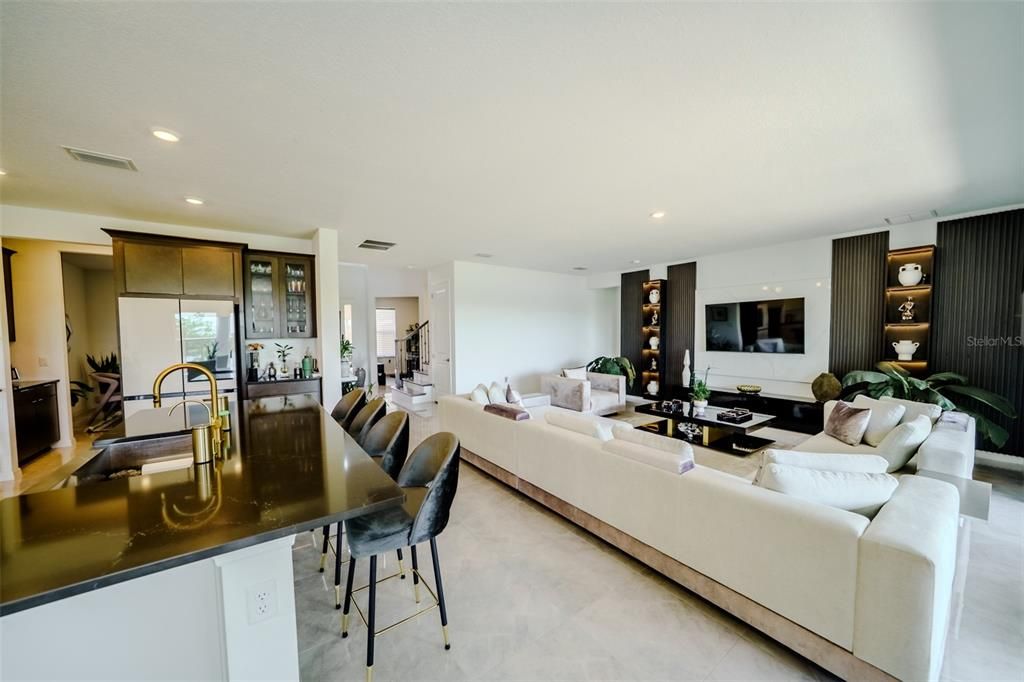 En Venta: $1,100,000 (5 camas, 4 baños, 3847 Pies cuadrados)