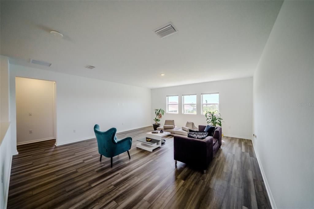 En Venta: $1,100,000 (5 camas, 4 baños, 3847 Pies cuadrados)