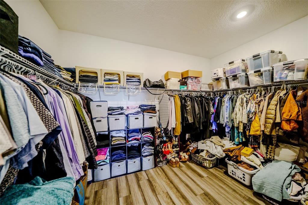 En Venta: $1,100,000 (5 camas, 4 baños, 3847 Pies cuadrados)