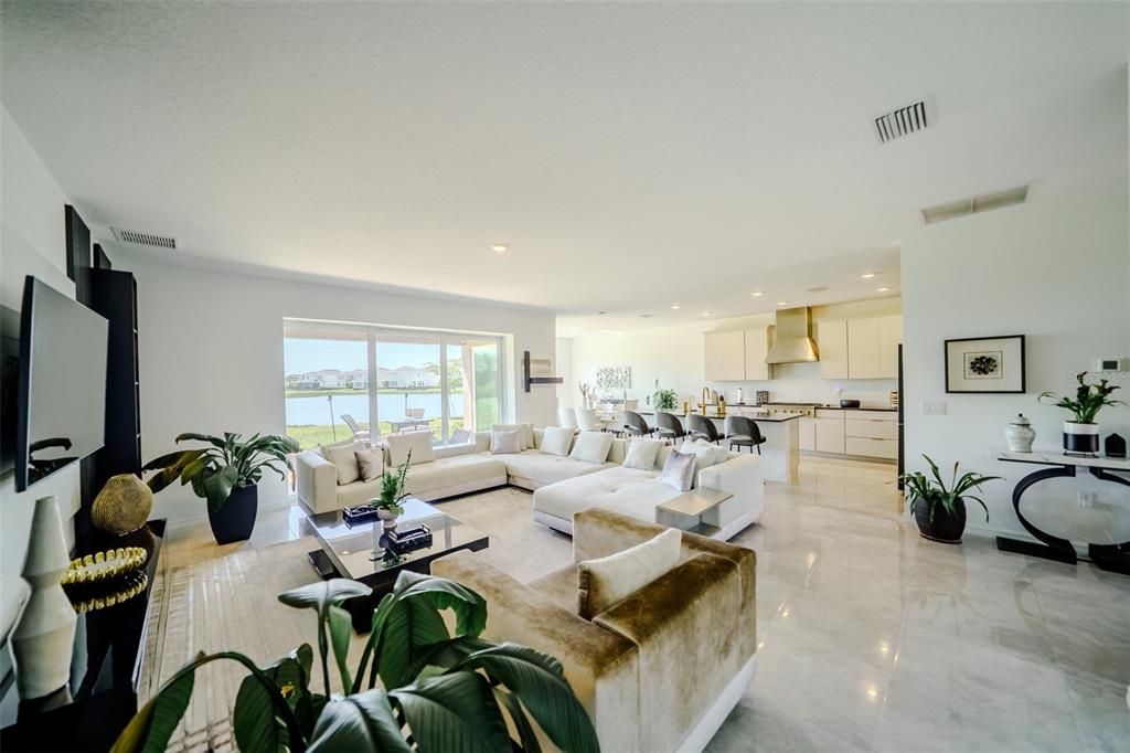 En Venta: $1,100,000 (5 camas, 4 baños, 3847 Pies cuadrados)