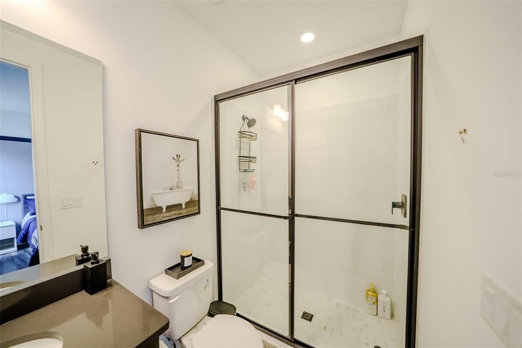 En Venta: $1,100,000 (5 camas, 4 baños, 3847 Pies cuadrados)