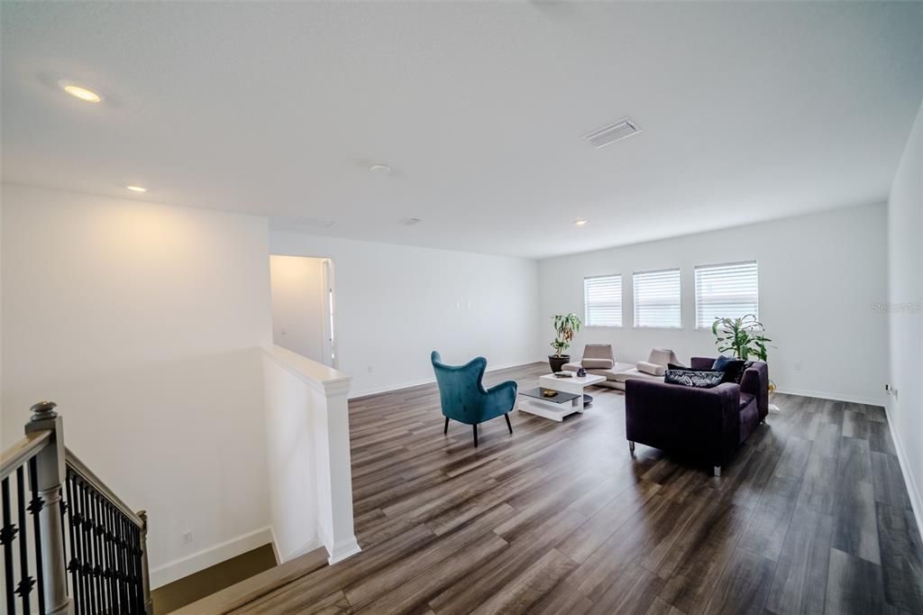En Venta: $1,100,000 (5 camas, 4 baños, 3847 Pies cuadrados)