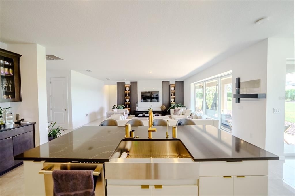 En Venta: $1,100,000 (5 camas, 4 baños, 3847 Pies cuadrados)
