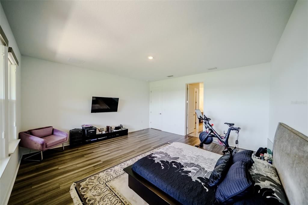 En Venta: $1,100,000 (5 camas, 4 baños, 3847 Pies cuadrados)