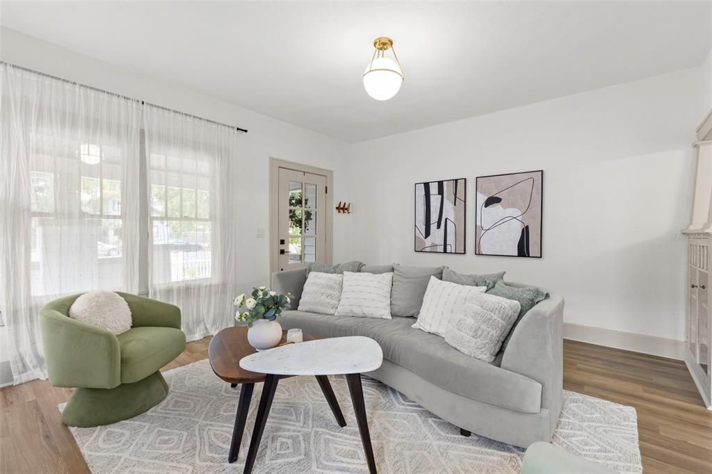 В аренду: $3,900 (3 спален, 2 ванн, 1292 Квадратных фут)