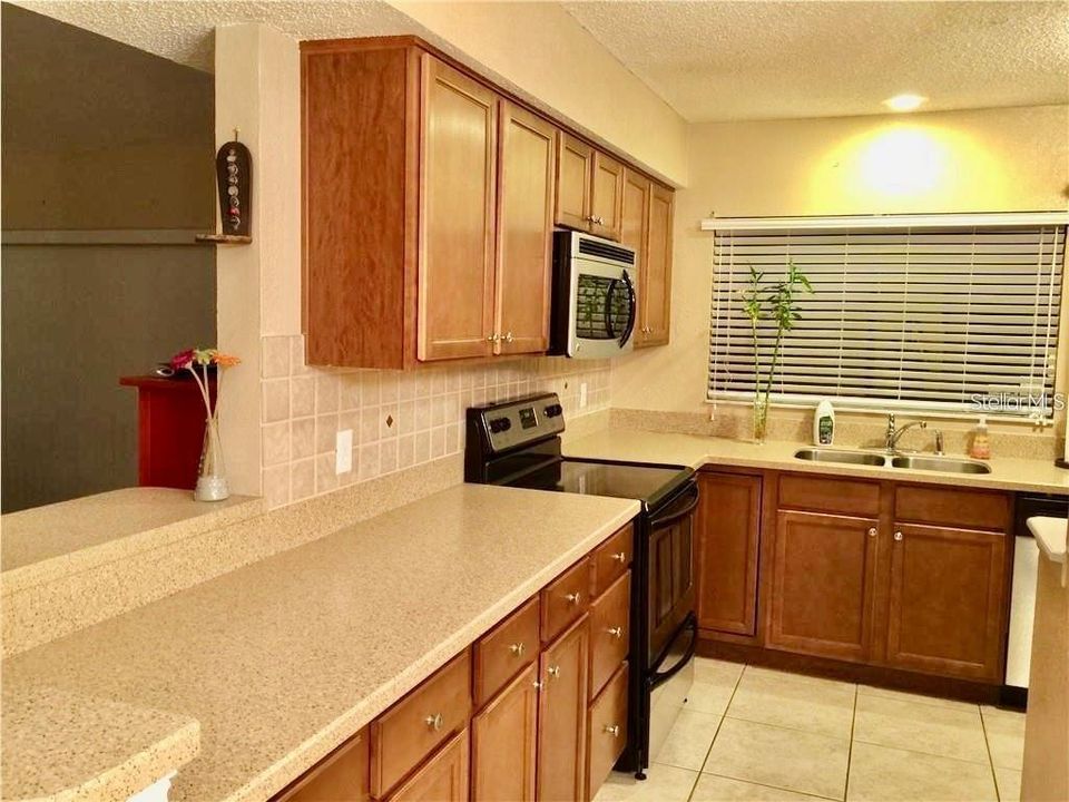 For Rent: $2,650 (3 beds, 2 baths, 1590 Square Feet)