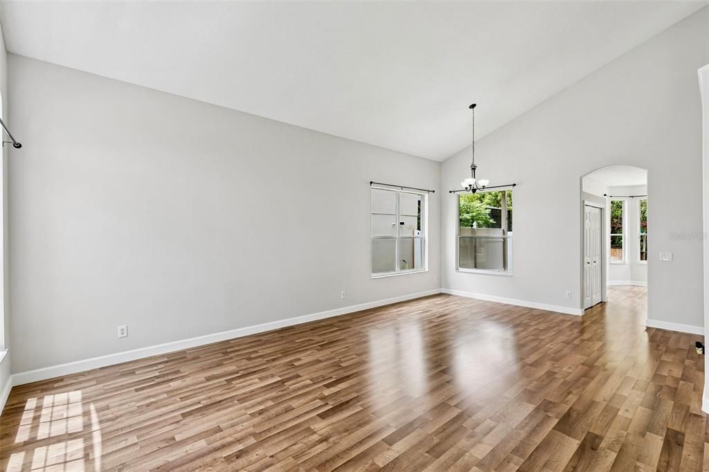 For Sale: $465,000 (4 beds, 3 baths, 2094 Square Feet)