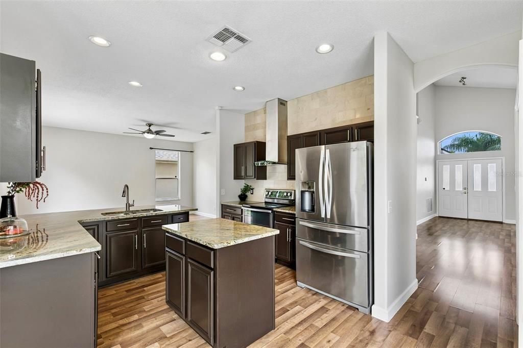 For Sale: $465,000 (4 beds, 3 baths, 2094 Square Feet)