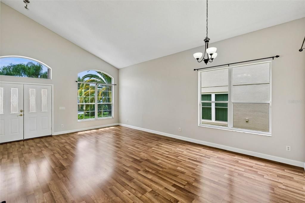 For Sale: $465,000 (4 beds, 3 baths, 2094 Square Feet)