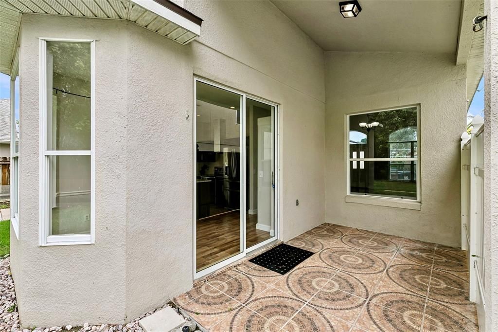 For Sale: $465,000 (4 beds, 3 baths, 2094 Square Feet)