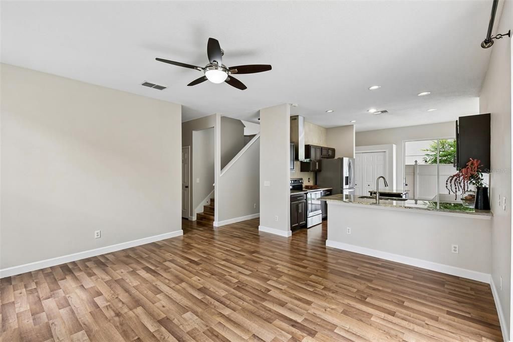 For Sale: $465,000 (4 beds, 3 baths, 2094 Square Feet)