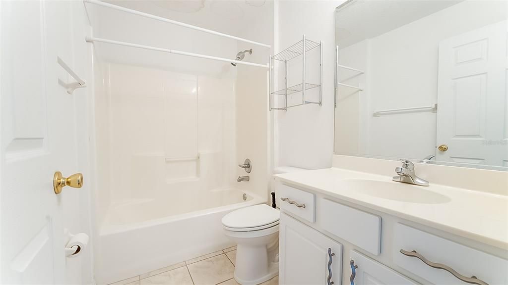 En Venta: $339,900 (4 camas, 2 baños, 2439 Pies cuadrados)