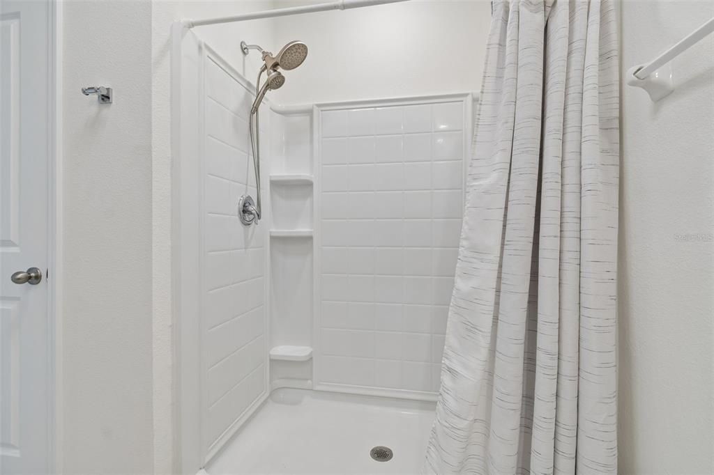En Renta: $2,950 (4 camas, 2 baños, 2328 Pies cuadrados)