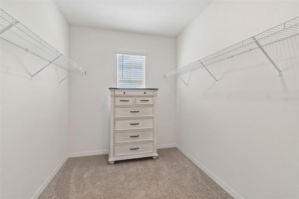 En Renta: $2,950 (4 camas, 2 baños, 2328 Pies cuadrados)