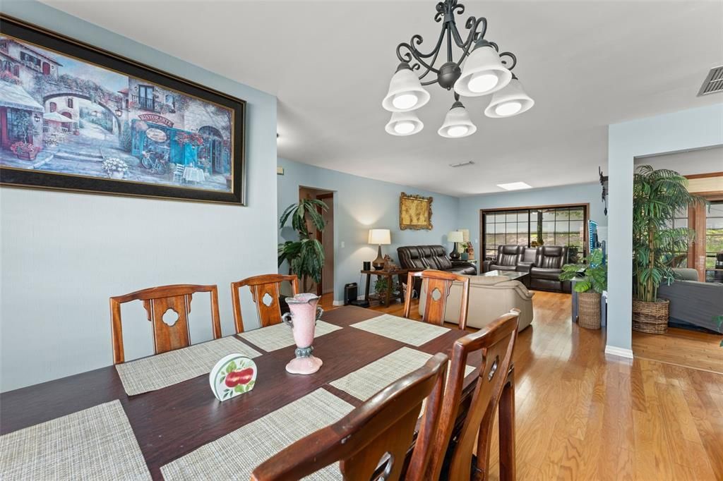 На продажу: $499,000 (4 спален, 2 ванн, 1971 Квадратных фут)