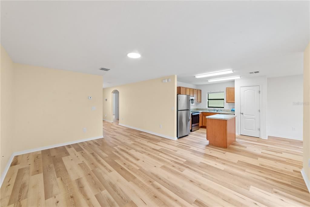 En Venta: $265,000 (3 camas, 2 baños, 1378 Pies cuadrados)