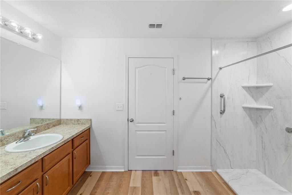 En Venta: $265,000 (3 camas, 2 baños, 1378 Pies cuadrados)