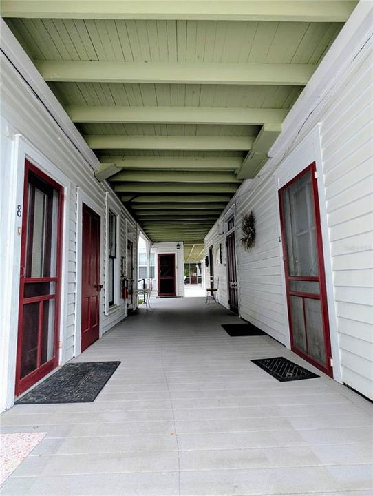 For Rent: $1,050 (1 beds, 1 baths, 1226 Square Feet)