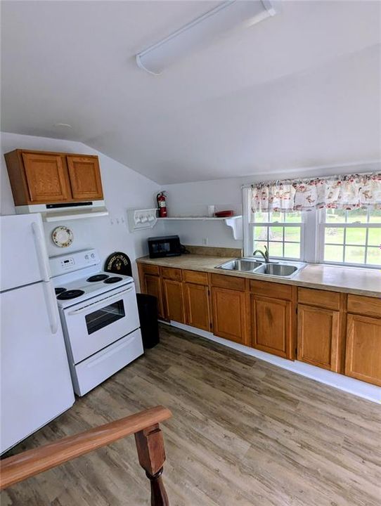 For Rent: $1,050 (1 beds, 1 baths, 1226 Square Feet)
