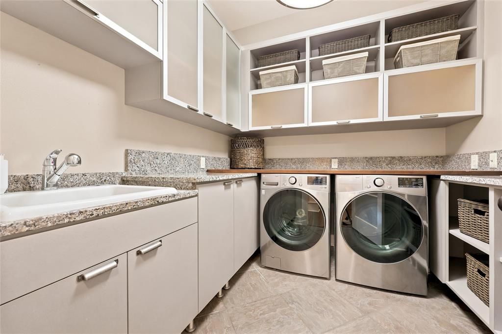 En Venta: $1,265,000 (4 camas, 5 baños, 4392 Pies cuadrados)