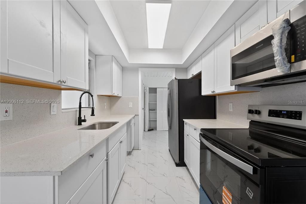 For Rent: $2,450 (4 beds, 2 baths, 2088 Square Feet)