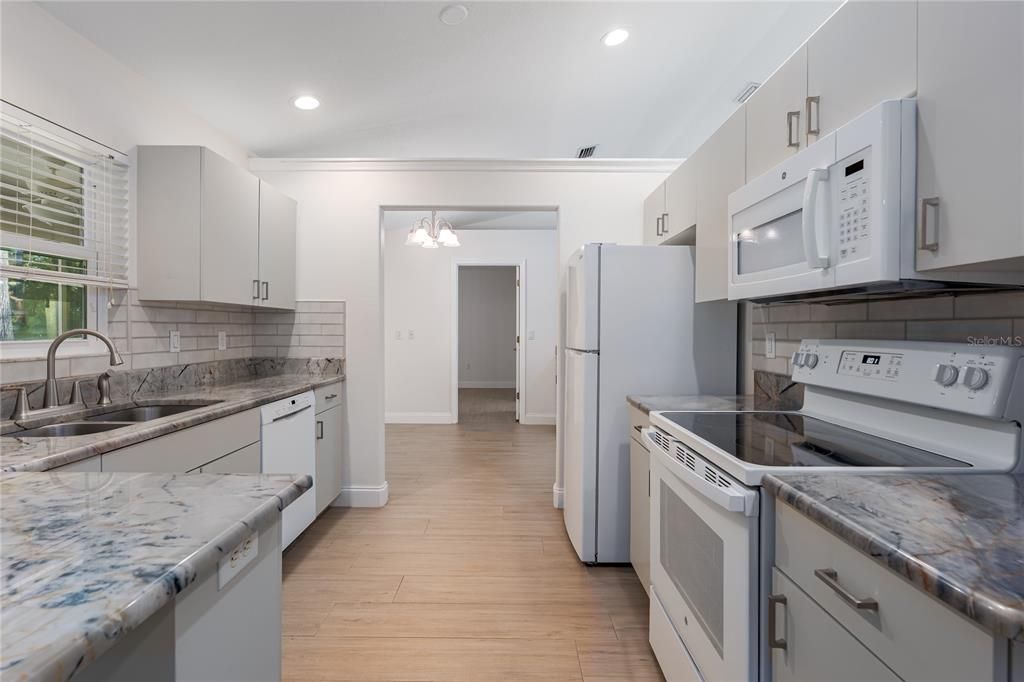 En Renta: $2,400 (3 camas, 2 baños, 1639 Pies cuadrados)