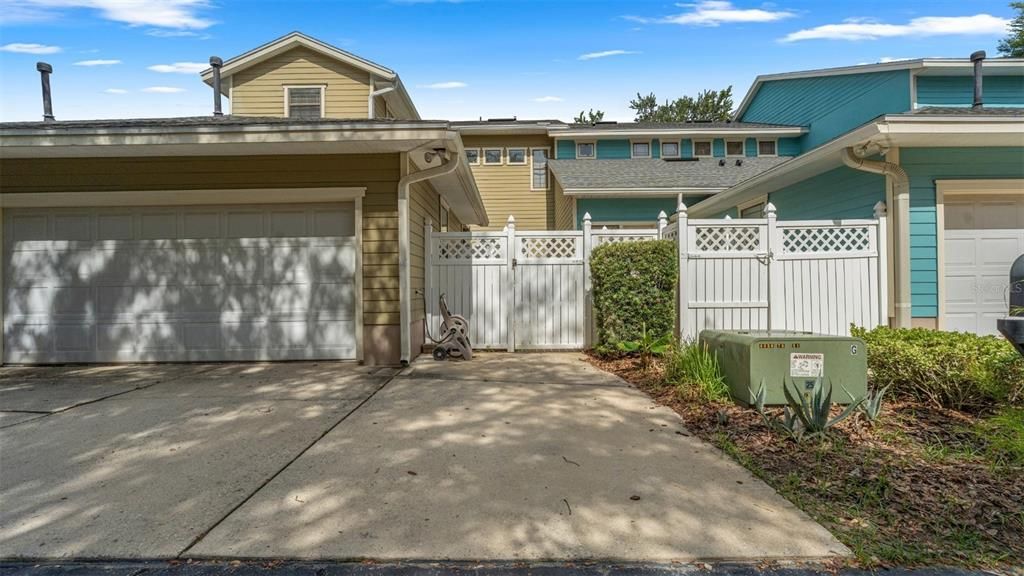 Под контрактом: $449,900 (3 спален, 2 ванн, 1803 Квадратных фут)
