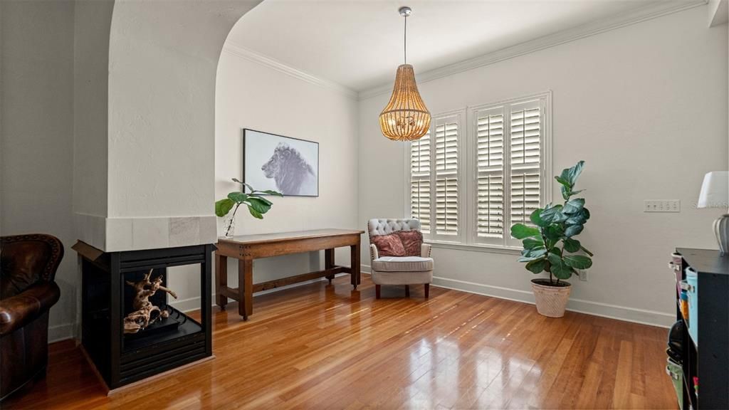 Под контрактом: $449,900 (3 спален, 2 ванн, 1803 Квадратных фут)