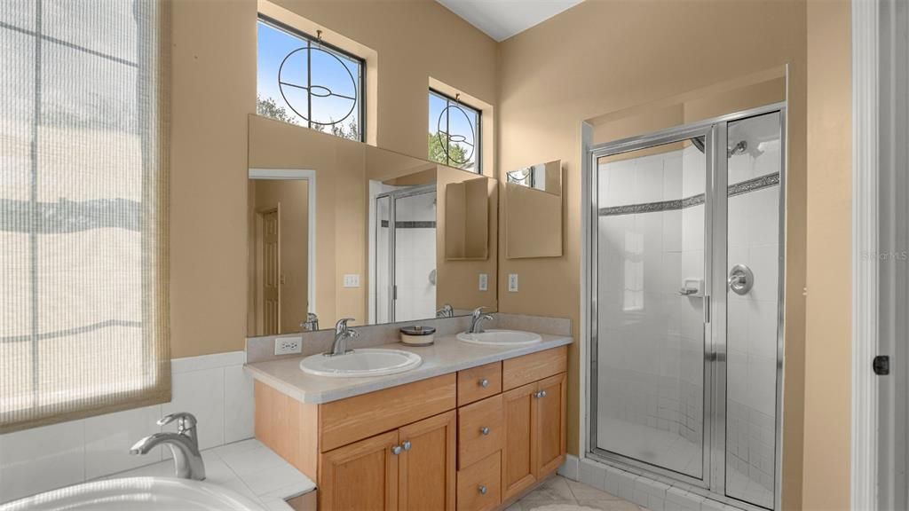 Под контрактом: $449,900 (3 спален, 2 ванн, 1803 Квадратных фут)