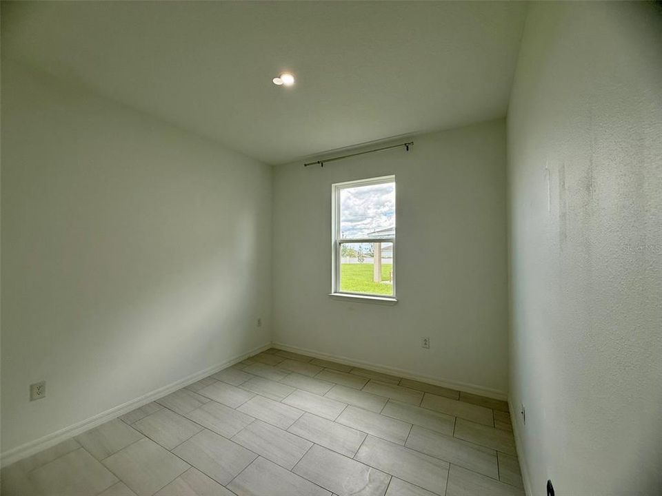 В аренду: $2,250 (4 спален, 2 ванн, 1807 Квадратных фут)