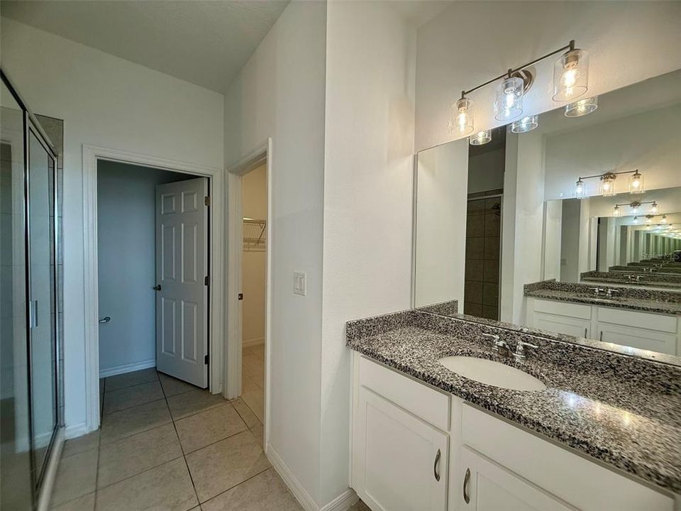 В аренду: $2,250 (4 спален, 2 ванн, 1807 Квадратных фут)