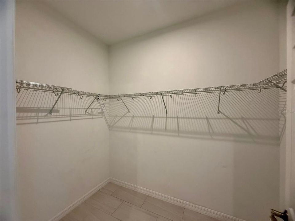 В аренду: $2,250 (4 спален, 2 ванн, 1807 Квадратных фут)