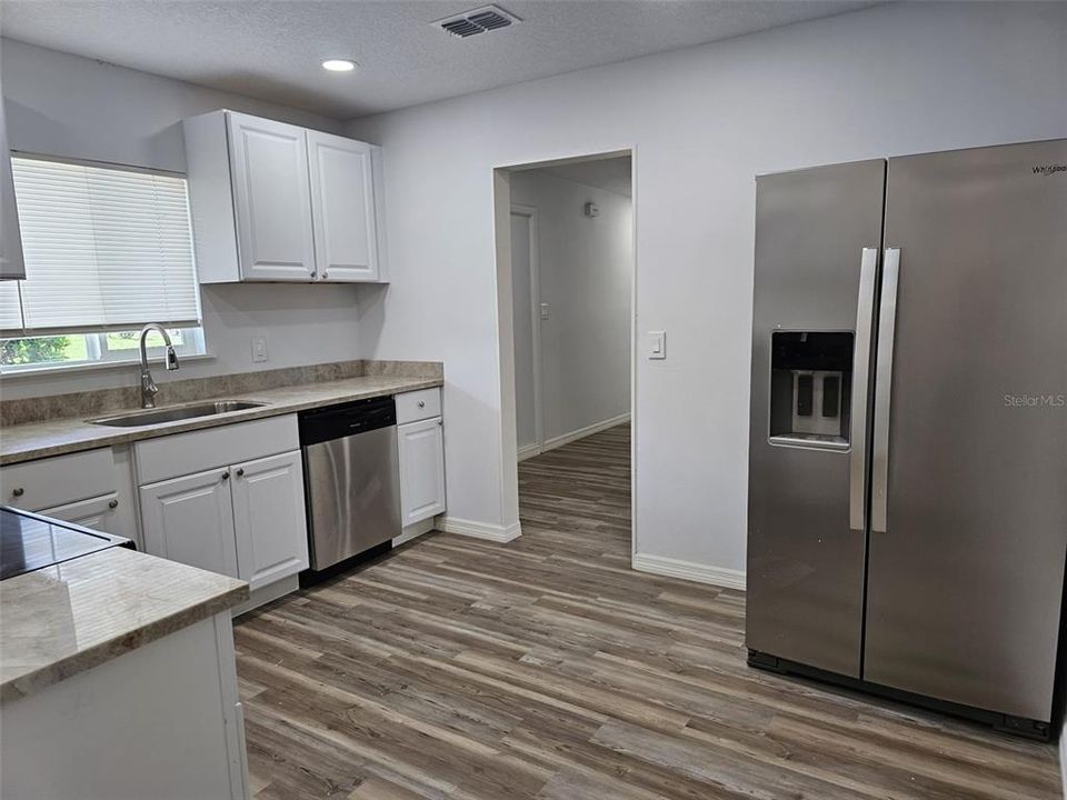 For Rent: $2,475 (3 beds, 2 baths, 1463 Square Feet)