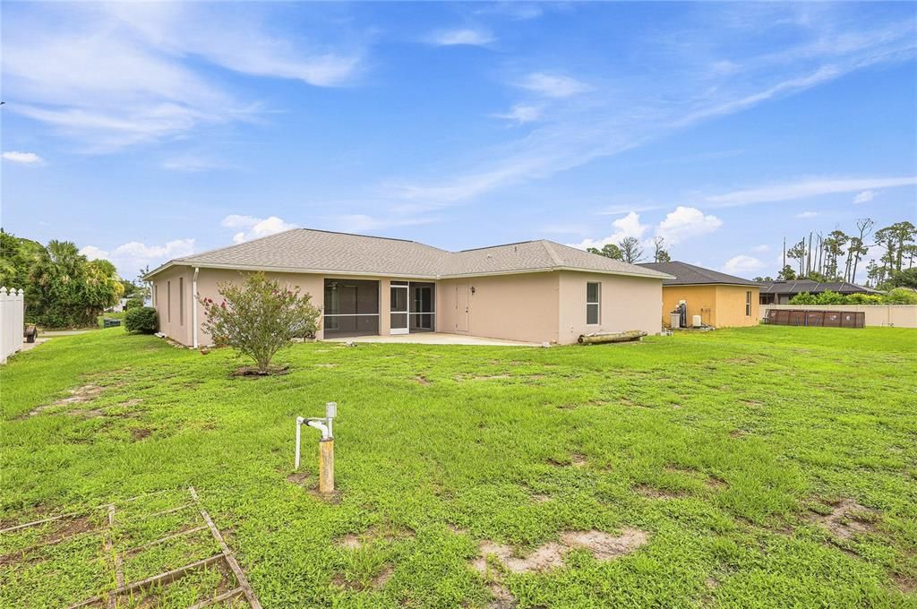 En Venta: $329,000 (3 camas, 2 baños, 1952 Pies cuadrados)