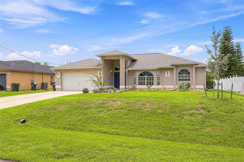 En Venta: $329,000 (3 camas, 2 baños, 1952 Pies cuadrados)