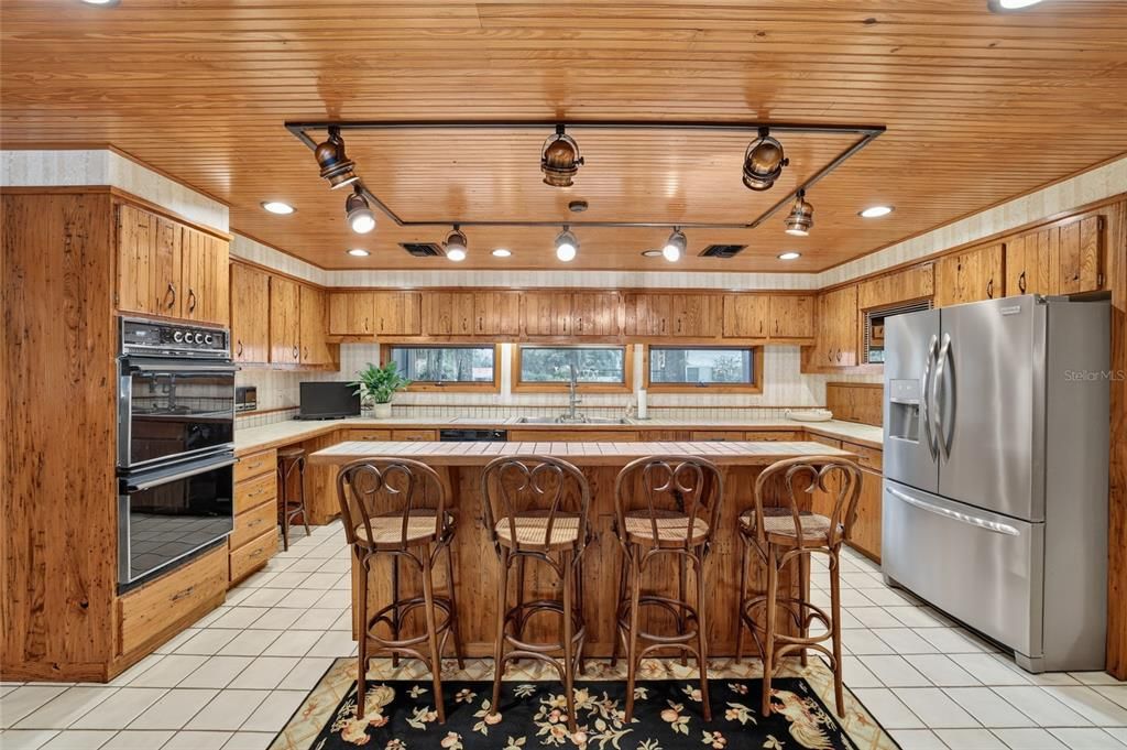 На продажу: $1,299,999 (3 спален, 4 ванн, 4985 Квадратных фут)
