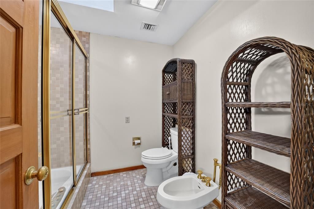 На продажу: $1,299,999 (3 спален, 4 ванн, 4985 Квадратных фут)