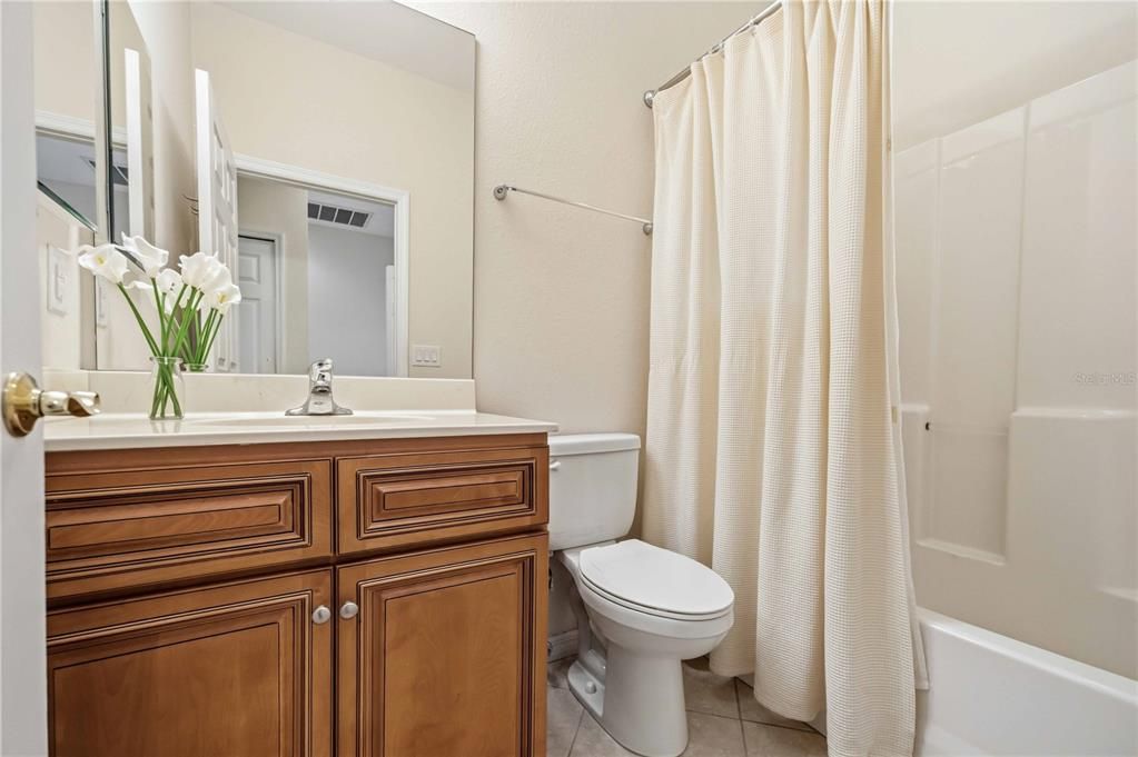 На продажу: $249,999 (2 спален, 2 ванн, 1492 Квадратных фут)