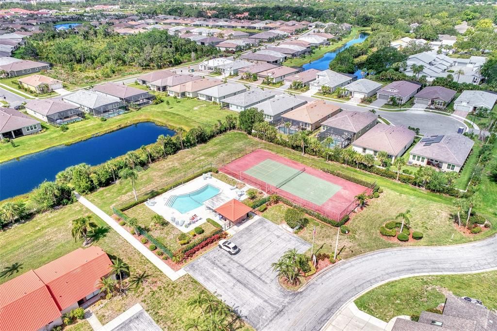 For Sale: $249,900 (2 beds, 2 baths, 1374 Square Feet)